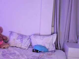 Live webcam model liliimoon on Soda Cams