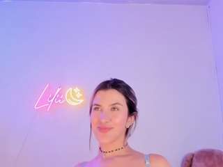 Lilii Moon live cam preview