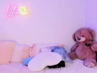 Lilii Moon live cam preview