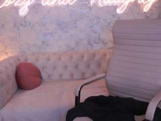 arielaniston live cam preview