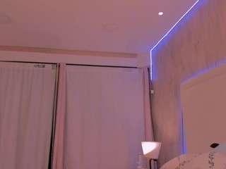 Live webcam model julietavargas on Soda Cams