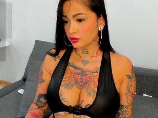 Live webcam model juliettagibson on Soda Cams