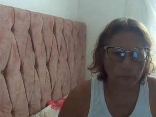 babsy-squirt's CamSoda show and profile