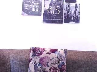 bigbooty-mommy Live Webcam on CamSoda