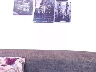 bigbooty-mommy webcam