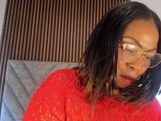 Milf Mia live cam preview