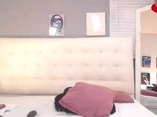 Milf Mia's Live Sex Cam Show