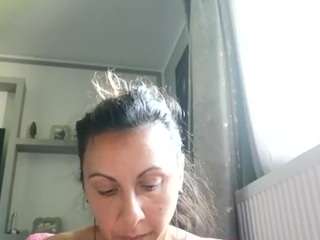 Эта модель сейчас онлайн. brenda89