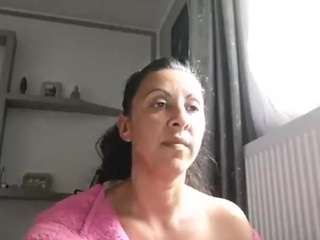 Este modelo está ao vivo agora. brenda89