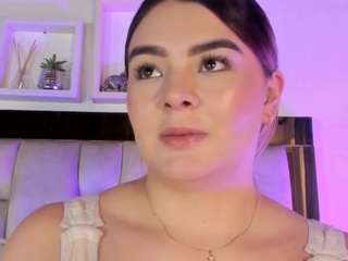 emma-rossee Live Webcam on CamSoda