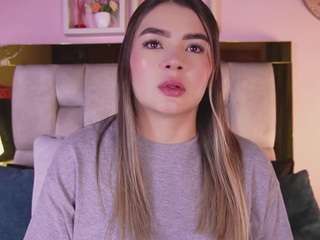 emma-rossee Live Webcam on CamSoda