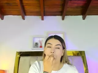 emma-rossee's Live Sex Cam Show
