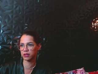 vicky-oba Live Webcam on CamSoda