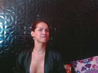 vicky-oba Live Webcam on CamSoda