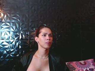 vicky-oba Live Webcam on CamSoda