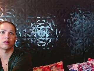 vicky-oba live cam profile