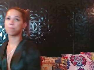 Ce modèle est en direct maintenant. vicky-oba