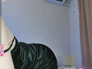 happydora's CamSoda show and profile