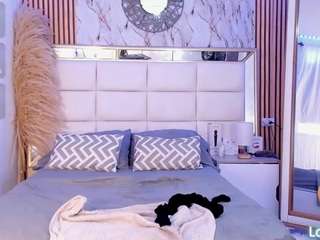 oriana-davis Live Webcam on CamSoda
