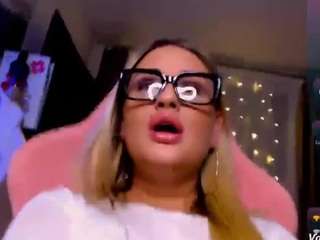 Live webcam model valerywow on Soda Cams