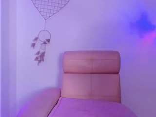 sara-rouge Live Webcam on CamSoda
