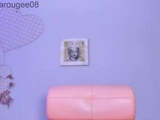 sara-rouge's CamSoda show and profile