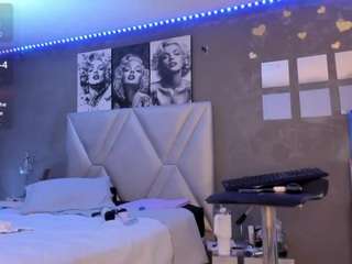 Live webcam model sexyzoee on Soda Cams