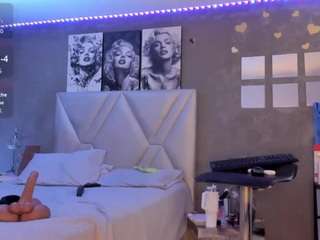 sexyzoee Live Webcam on CamSoda