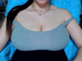 suecute's CamSoda show and profile