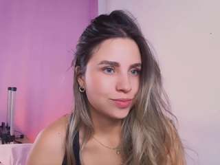 vaiolet-rose Live Webcam on CamSoda