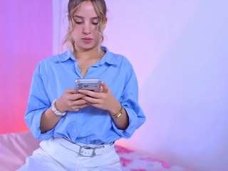 vaiolet-rose Live Webcam on CamSoda