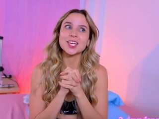 vaiolet-rose Live Webcam on CamSoda