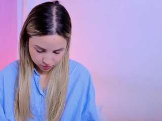 vaiolet-rose Live Webcam on CamSoda