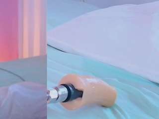vaiolet-rose Live Webcam on CamSoda