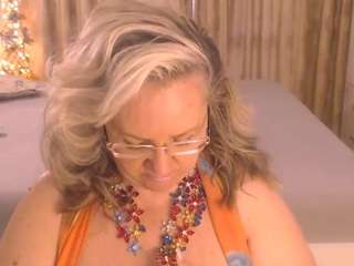 le modèle andoray est en webcam porno dans un show sur le site camsoda, il possède les tags suivants: ass,lovense,wet,toys,thong,thick,tease,strip,middle aged,mature,asshole,lush,lingerie,hairy-pussy,green eyes,granny,glasses,dildo,chubby,blowjob