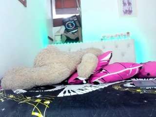 britany-hot from CamSoda is Freechat