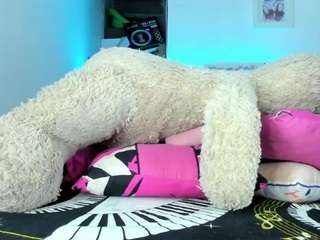 britany-hot from CamSoda is Freechat