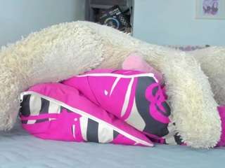 britany-hot webcam model