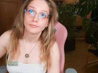  nicolebloom chat room