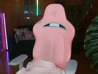 nicolebloom's CamSoda show and profile