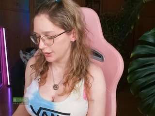 nicolebloom's CamSoda show and profile