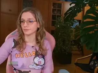 nicolebloom's Live Sex Cam Show