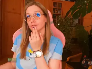 nicolebloom's Live Sex Cam Show