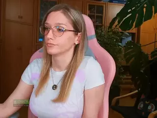 nicolebloom's Live Sex Cam Show