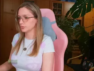 nicolebloom's Live Sex Cam Show