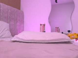 violeta-sanz's CamSoda show and profile