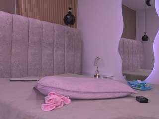 violeta-sanz live cam preview
