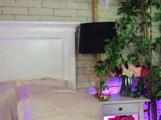 emillybronte live cam profile