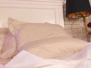 Emilly Bronte live stream preview