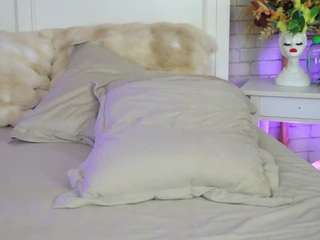 emillybronte live cam